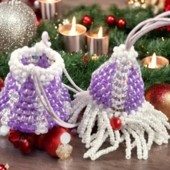 Entdecken Sie 7 cm große Weihnachtswichtel mit befüllbarem Anhänger in violett für einzigartige Geschenke