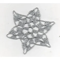 9er Set gehäkelte Weihnachtssterne silber-glänzend – handgemachte Baumdeko & Christbaumschmuck