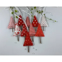 10er Set kleine Tannenbäume rot/weiß – Handgemachte Weihnachtsdeko & Geschenkanhänger