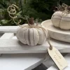 2er Set Kürbisse aus Baumwolle in Beige – Handgemachte Herbstdeko Landhausstil