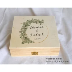 Erinnerungsbox aus Holz Hochzeit Design Eukalyptus links