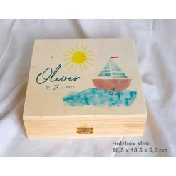 Erinnerungsbox aus Holz Taufe Motiv Segelboot