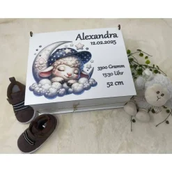 Erinnerungsbox für Baby, Erinnerungskiste, personalisierte Erinnerungskiste, Baby Geschenk personalisiert Schaaf