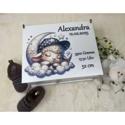 Erinnerungsbox für Baby, Erinnerungskiste, personalisierte Erinnerungskiste, Baby Geschenk personalisiert Schaaf