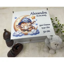 Erinnerungsbox für Baby, Erinnerungskiste, personalisierte Erinnerungskiste, Baby Geschenk Giraffe auf Mond