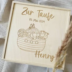 Erinnerungsbox zur Taufe aus Holz – 20x20 cm – mit Name, Datum und Motiv