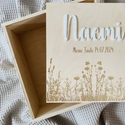 Erinnerungsbox zur Taufe aus Holz – 20x20 cm – mit Name, Datum und Motiv
