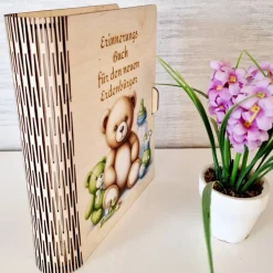 Erinnerungsbuch „Für den neuen Erdenbürger“ – Personalisiertes Geschenk zur Geburt