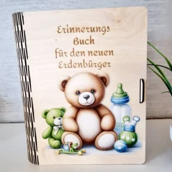 Erinnerungsbuch „Für den neuen Erdenbürger“ – Personalisiertes Geschenk zur Geburt