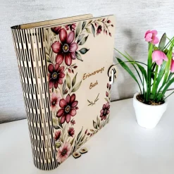 Erinnerungsbuch graviert und bedruckt aus Birkensperrholz – Persönliches Geschenk mit Gravur und Druck