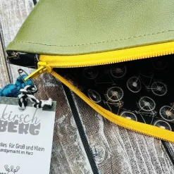 Erzieherin mit Herz Federmäppchen grün Kunstleder als Abschiedsgeschenk