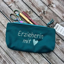 Erzieherin mit Herz Federmäppchen petrol als Abschiedsgeschenk