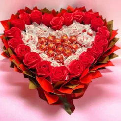 Essbarer Blumenstrauß - Raffaello Lindt Lindor und roten Seifenrosen