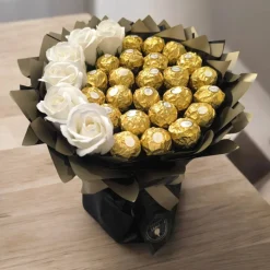 Essbarer Blumenstrauß- Handgemachtes personalisiertes Geschenk für Männer, Frauen. Strauß aus Pralinen, Ferrero Rocher,