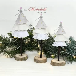 Exlusive Dekobäumchen mit Holzfuß weiß gold – Handgemachte Weihnachtsdeko in 3 Größen