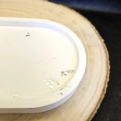 Fabelhaftes Tablett mit Tannenbaum und glänzendem Silbereffekt - Weihnachtsdekoration für jeden Anlass