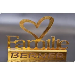 Familienaufsteller mit individueller Gravur für den Familiennamen