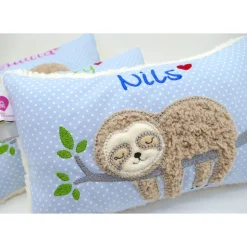 Faultierkissen Sloth Namenskissen Taufkissen Kuschelkissen Kindergartenkissen Geburtsgeschenk Kinderkissen Taufgeschenk