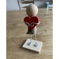 Figur mit Herz, Geschenk für liebe Freunde, kleines Mitbringsel, Holzfiguren