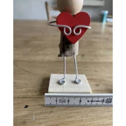 Figur mit Herz, Geschenk für liebe Freunde, kleines Mitbringsel, Holzfiguren