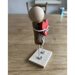 Figur mit Herz, Geschenk für liebe Freunde, kleines Mitbringsel, Holzfiguren