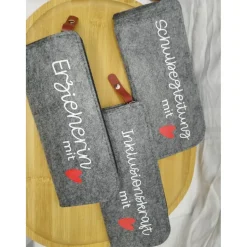 Filz Mäppchen personalisiert – Geschenk für Inklusion, Erzieher & Schule