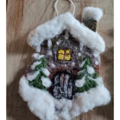 Filzhaus,  Weihnachtsdeko, handgefilzt