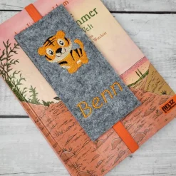 Filz-Lesezeichen Tiger mit Name, Einschulungsgeschenk
