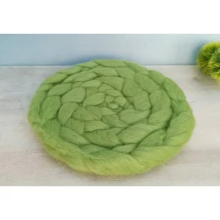 FILZUNTERLAGE in Maigrün aus 100%Wolle