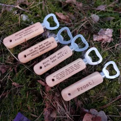 Flaschenöffner mit Trinksprüchen.