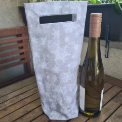 Flaschentasche 38x10x8 cm – Geschenktasche Flaschenbeutel grau mit Schneeflocken Motiv