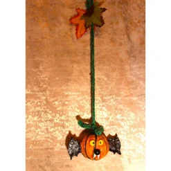 FLEDERKÜRBIS– Handgemachte Halloweendeko aus einer Kunststoffkugel und Modelliermasse für Deine Halloweenparty