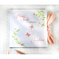 florales Gästebuch & Album zur Taufe mit Blume & Schmetterling in Hellgrün / Pfirsich blanko o. mit Fragen / Fragebogen