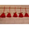 Fünf gehäkelte Glöckchen (rot-grün)