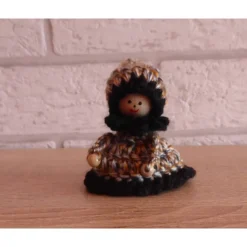 fünf gehäkelte Wichtel - silbergrau-orange-schwarz (7,5 cm x 5,5 cm)