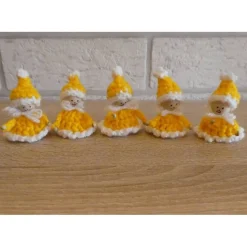 fünf gehäkelte Wichtel -gelb-weiß
