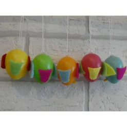 fünf Küken mit Kulleraugen (bunt) zum Aufhängen