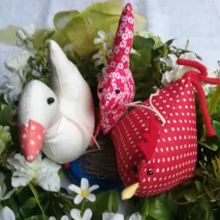 Frühlings - Osterdekoration, 3 - teiliges Set, Stoffhühner und Gans, Frühlings - Osterdekoration zum Anhängen
