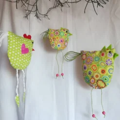 Frühlings - Osterdekoration, 3 - teiliges Set, Stoffhühner und Gans, Frühlings - Osterdekoration zum Anhängen