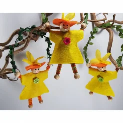 Frühlings Deko Blüten Mädchen gelb Hängedeko Osterdeko Osterstrauß