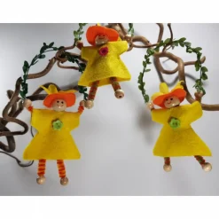 Frühlings Deko Blüten Mädchen gelb Hängedeko Osterdeko Osterstrauß