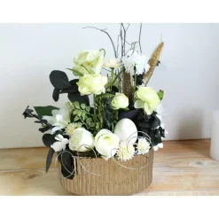 Frühlingsdeko Tischgesteck Osterdeko weiß silberfarbig edel