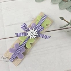 Frühlingsgeschenk Seifenblumen aus Schafmilch auf Holz - Lila-Grün