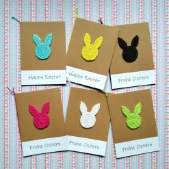 Frohe Ostern Happy Easter mit Häschen gehäkelt mit Wunschtext