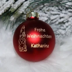 Frohe Weihnachten Wichtel + Name - Personalisierte Weihnachtskugel mit Lasergravur