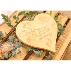 Geburtsbrett, Herz, Geburtsherz geölt aus Ahornholz in Herzform mit Lasergravur, Geburtsdaten, Geschenk zur Geburt