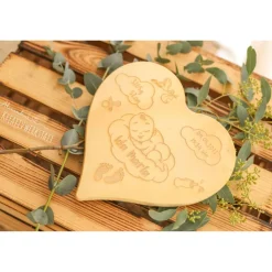 Geburtsbrett, Herz, Geburtsherz geölt aus Ahornholz in Herzform mit Lasergravur, Geburtsdaten, Geschenk zur Geburt