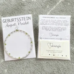 Geburtsstein August - Fensterdeko mit Heilstein Peridot - Karte zum Geburtstag oder zur Geburt