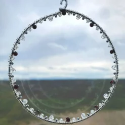 Geburtsstein Januar - Fensterdeko mit Heilstein Granat - Karte zum Geburtstag oder zur Geburt