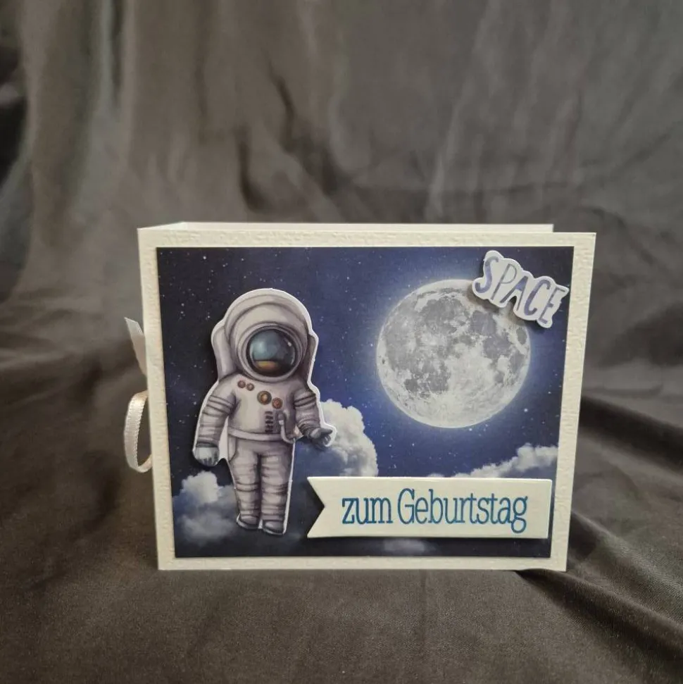 Geburtstagsbüchlein / Astronautenmotiv / Weltall / Geburtstagsgeschenk / Kosmische Abenteuer / Geburtstag